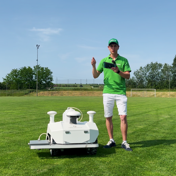 Paintmaster Pro auf Fußballfeld